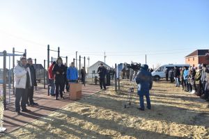 В Шемышейке открыли новую спортплощадку