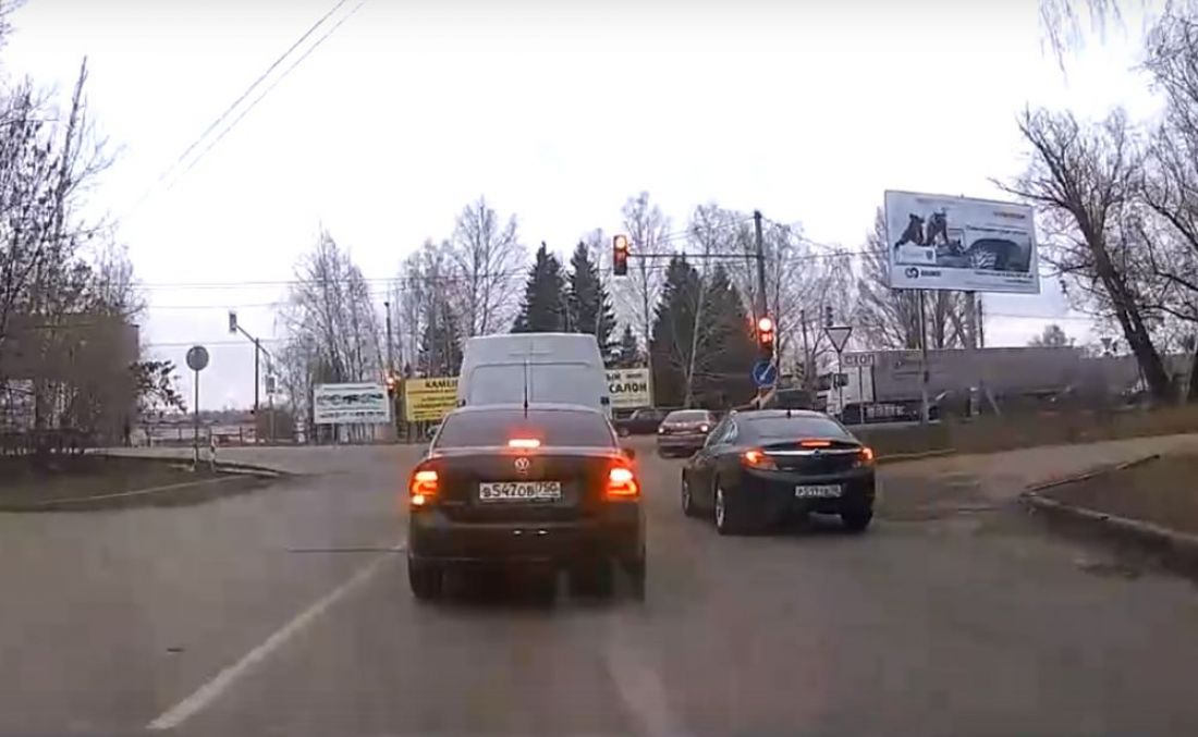 Пензенский водитель отработал навыки хамского управления автомобилем. Видео