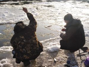 Безбашенные рыбаки-смертники удивили пензенских единомышленников