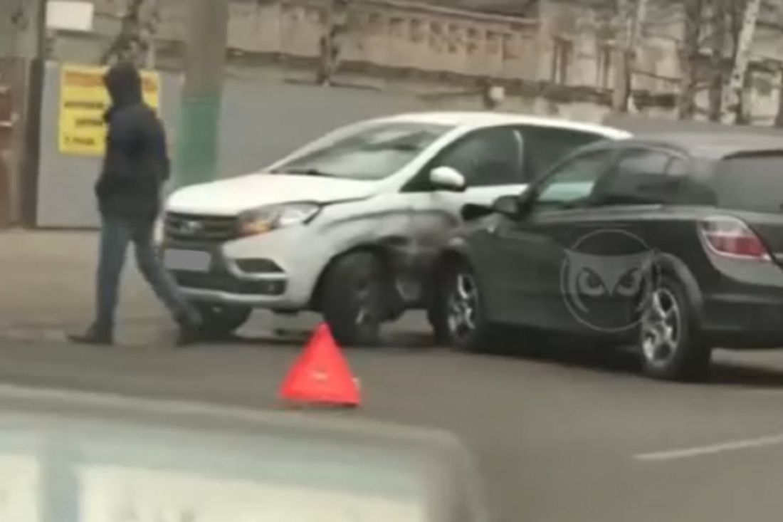 На видео попали последствия аварии на Западной поляне в Пензе