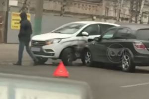 На видео попали последствия аварии на Западной поляне в Пензе