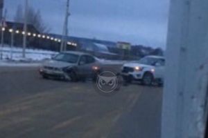 На выезде из Пензы произошло жесткое столкновение иномарок