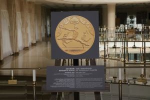 В Пензе открылась выставка «театральных» монет Банка России