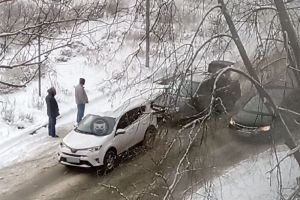 В Пензе отечественная легковушка влетела в кроссовер