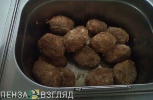 Директор пензенского лицея объяснила, почему школьники ели сырые котлеты