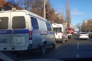 В центр Пензы съехались экстренные службы