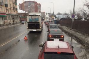 Остановившийся в середине дороги автобус спровоцировал затор в центре Пензы