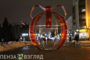 Пенза принарядилась к Новому году, но не хватает главного элемента декора (фоторепортаж)