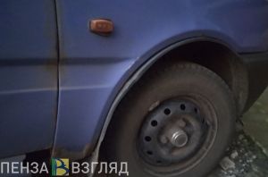 В Пензе столкнувшиеся автомобили заняли половину перекрестка