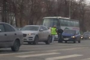 На проспекте Победы в Пензе легковушка влетела в иномарку