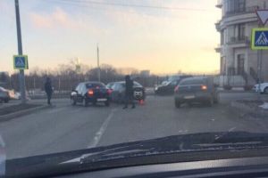 Авария на пензенском перекрестке затруднила проезд транспорта