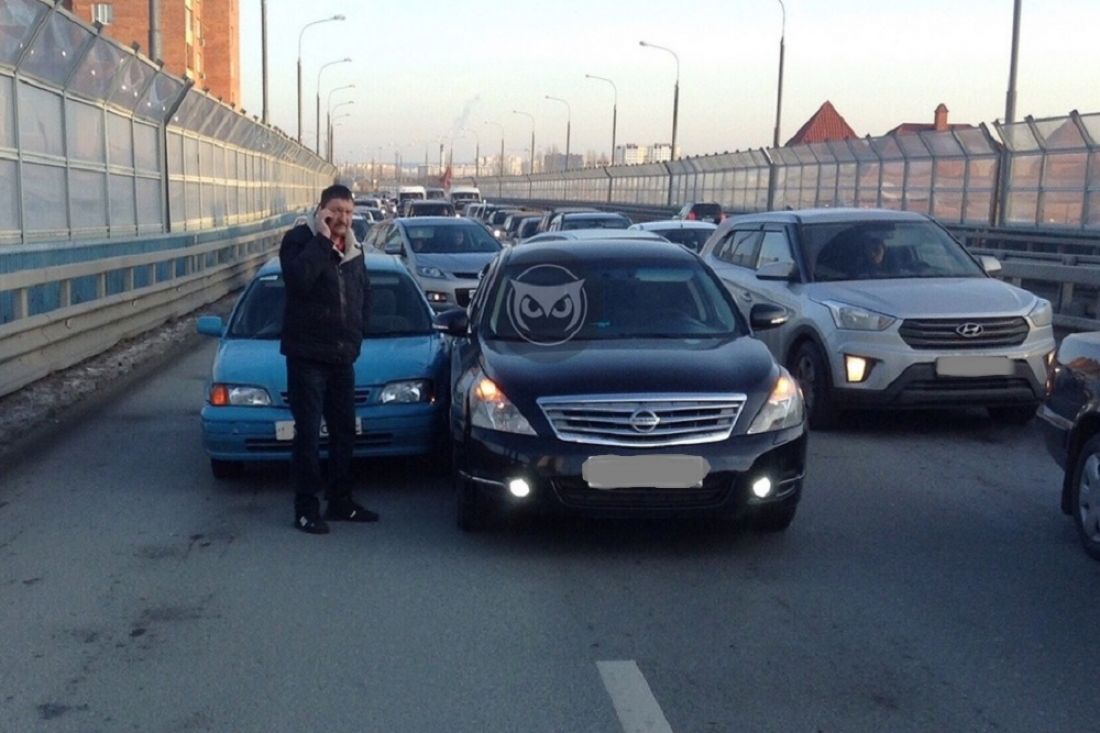 Авария на Измайловском путепроводе в Пензе спровоцировала пробку
