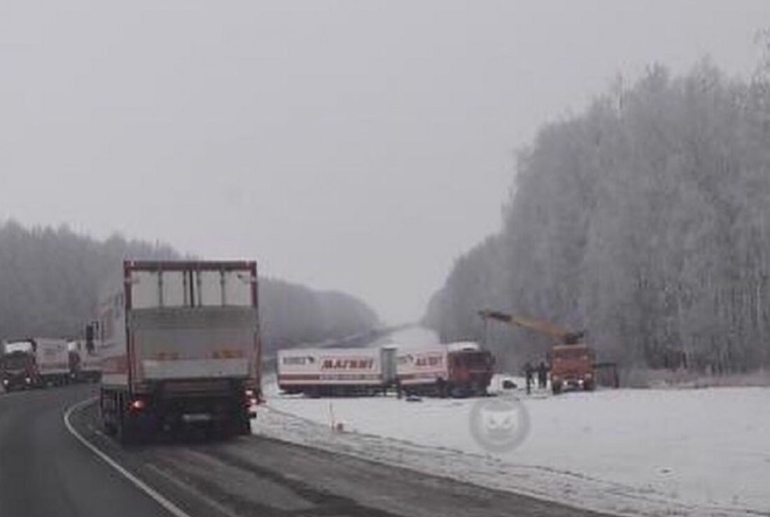 Фура «Магнита» сошла с дороги в Пензенской области