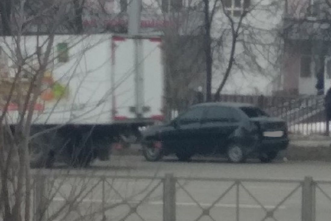 В пензенском микрорайоне Арбеково маршрутка врезалась в легковушку