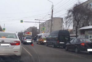 Из-за ДТП в пензенском микрорайоне Арбеково скапливается пробка
