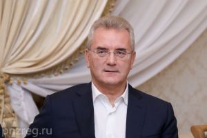 «Шикарные кудри». Пензенский губернатор поделился старым снимком с подписчиками
