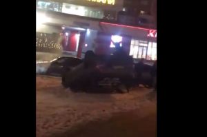 Появилось видео с перевернувшейся машиной в Пензе