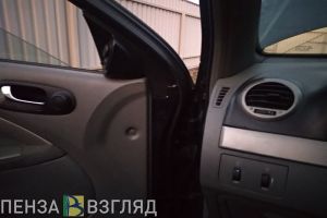 В Пензе водитель иномарки врезался в кроссовер и уехал с места ДТП