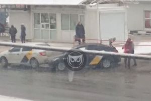 В пензенском микрорайоне Арбеково столкнулись два «Яндекс.Такси»