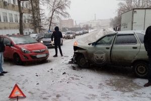 Очевидцы сообщают о ДТП с пострадавшим на Южной поляне в Пензе