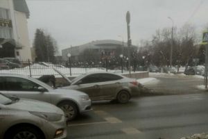 Авария в центре Пензы затруднила проезд транспорта