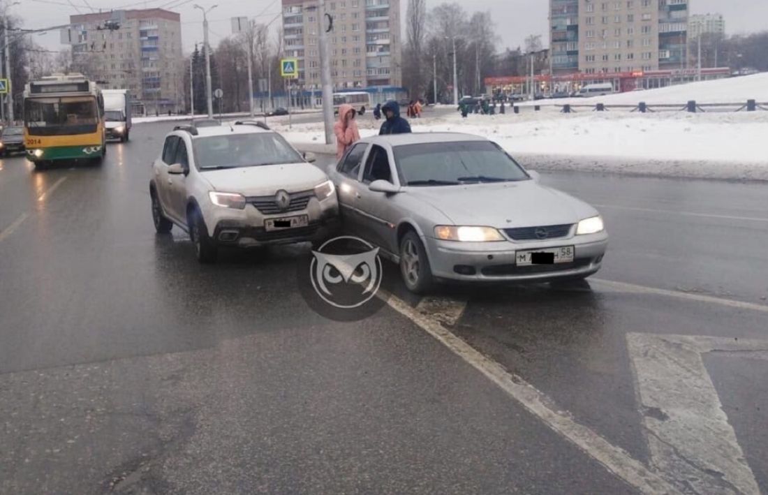 В Пензе ищут видео с места аварии с серебристым «Опелем»