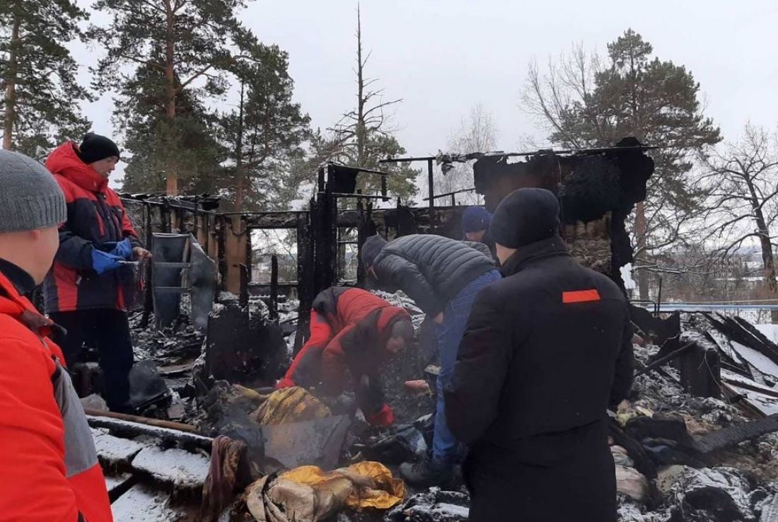 В Пензенской области просят помочь экс-сотруднику МЧС, у которого сгорел дом
