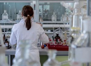 Прилетевшего из Китая россиянина госпитализировали с подозрением на коронавирус