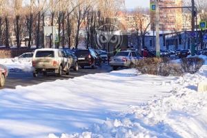 Сотрудники ГИБДД прибыли к месту аварии на улице Захарова в Пензе