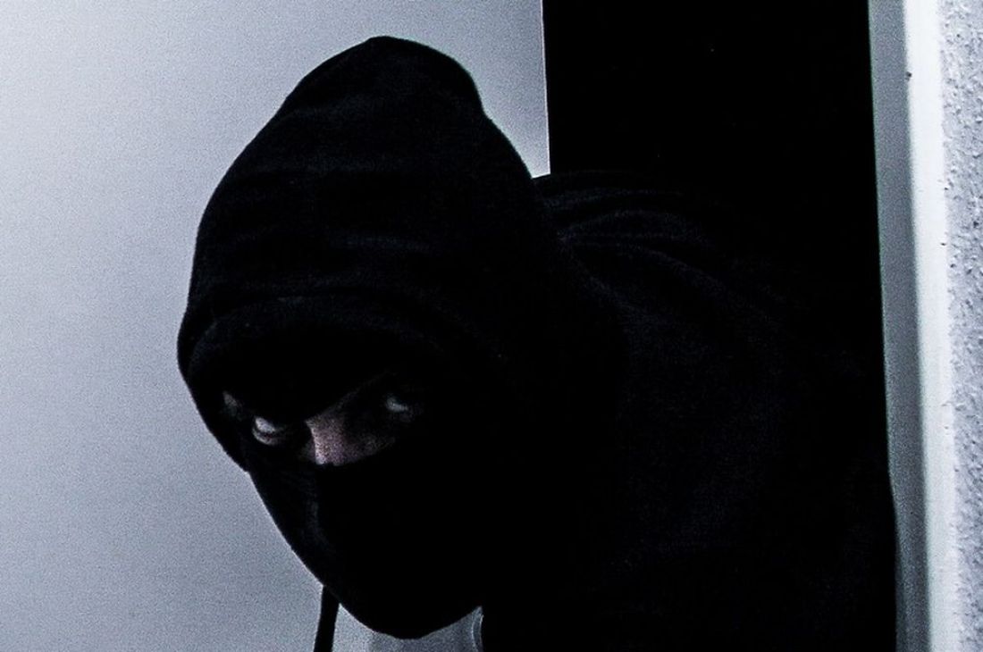 В Пензенской области на видео попал нелогичный вандал-воришка