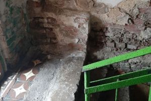 «Отваливаются стены». В Пензе разрушается дом на улице Ленина