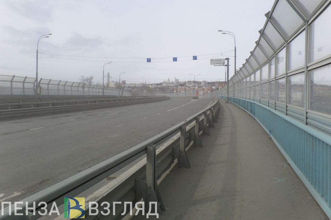 В Пензе водители пытались помочь лежащему на дороге человеку