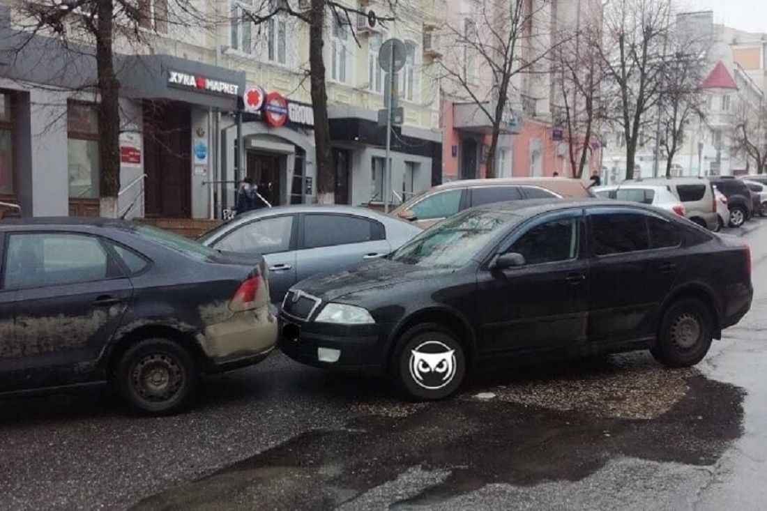 «Упс». Нелепая авария произошла на улице Московской в Пензе