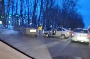 Из-за ДТП в пензенском микрорайоне Арбеково скапливается пробка