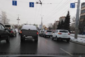 Четыре автомобиля столкнулись на проспекте Победы в Пензе
