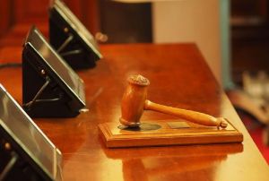Экс-начальник УФСИН пытался покончить с собой в зале суда
