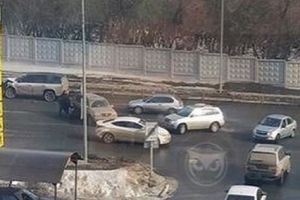 В Пензе в результате ДТП иномарке раскурочило кузов