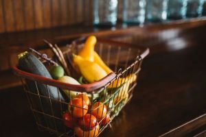 Россияне стали меньше тратить на продукты