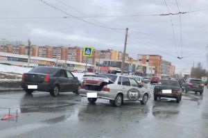 Авария в пензенском микрорайоне Арбеково стала причиной автомобильного затора