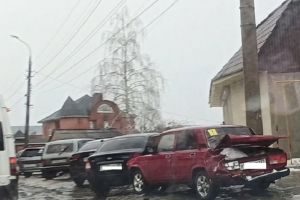 «На ногах вообще не стоит». В Пензе водитель совершил серьезное ДТП и скрылся