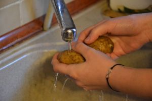 Какие продукты лучше не мыть перед приготовлением?