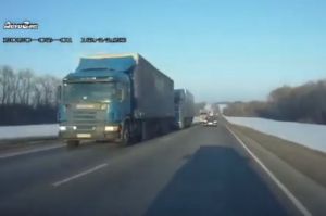 На видео попало, как у водителя в Пензенской области «зашкаливает наглость»