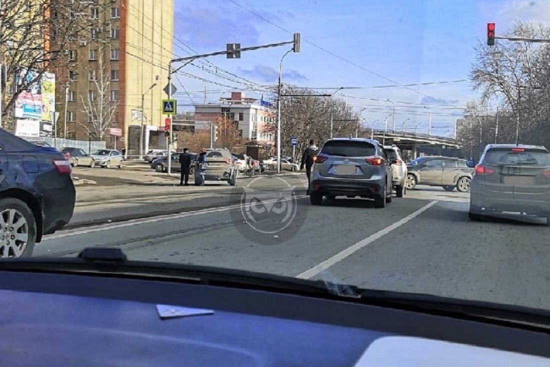 Четыре машины столкнулись на улице Коммунистической в Пензе