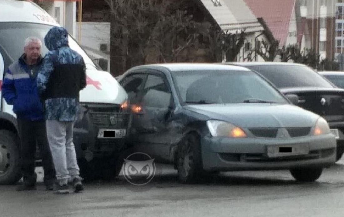 В Пензе на перекрестке «скорая» попала в ДТП