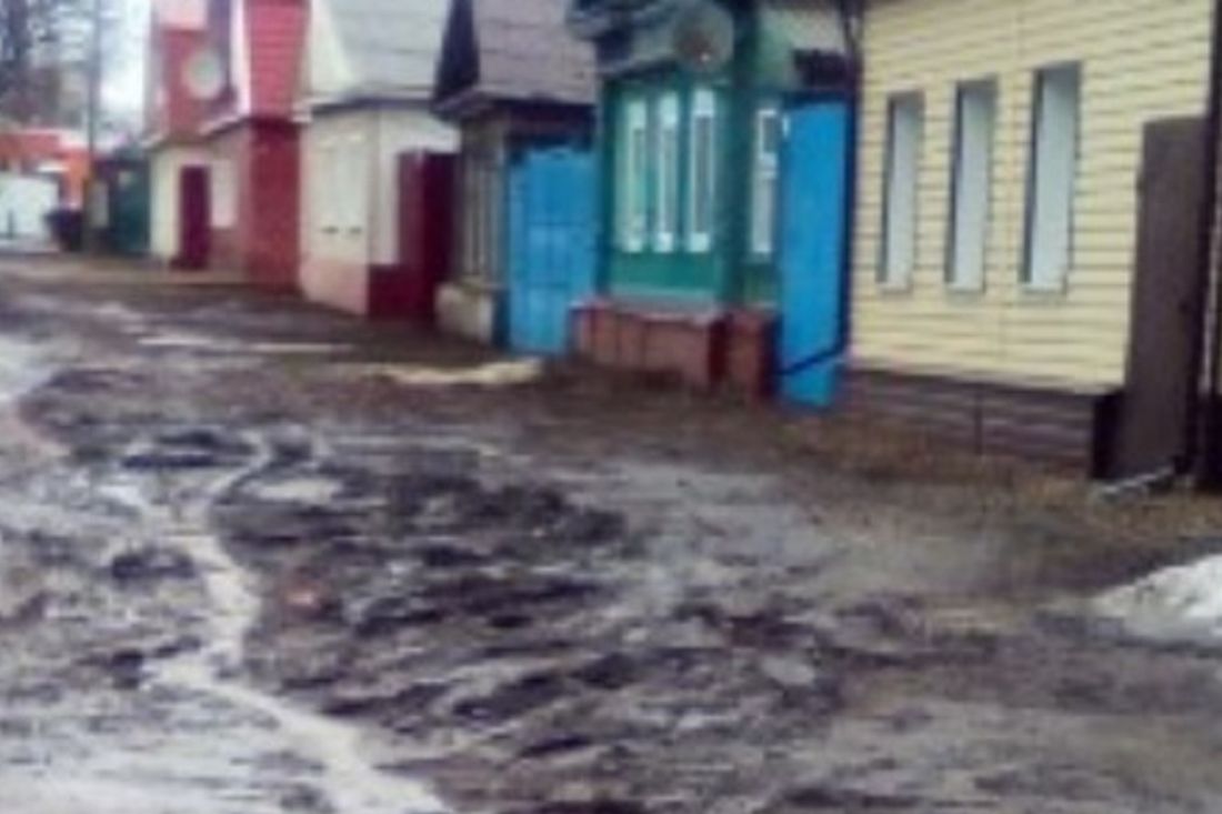 Кузнечане жалуются на тротуар, который превратился в месиво