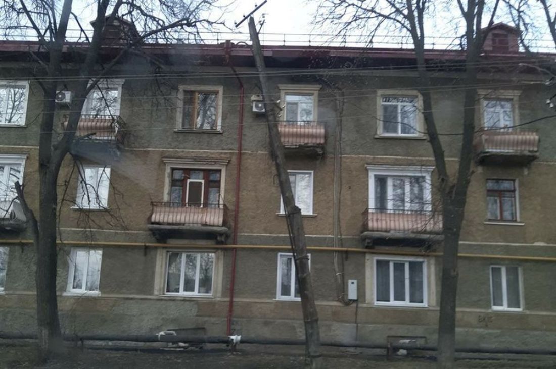 Жители Каменки Пензенской области боятся кренящегося столба
