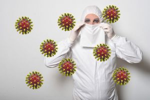 Дефицит медицинских масок скоро обещают устранить