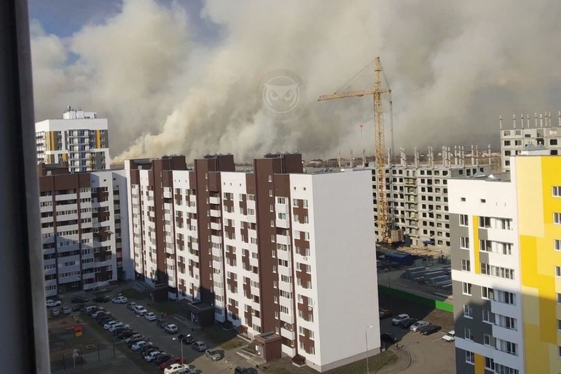 В соцсетях появляются фотографии большого пожара на окраине Пензы