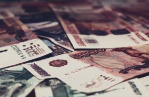 Курс рубля на биржевых торгах остается стабильным