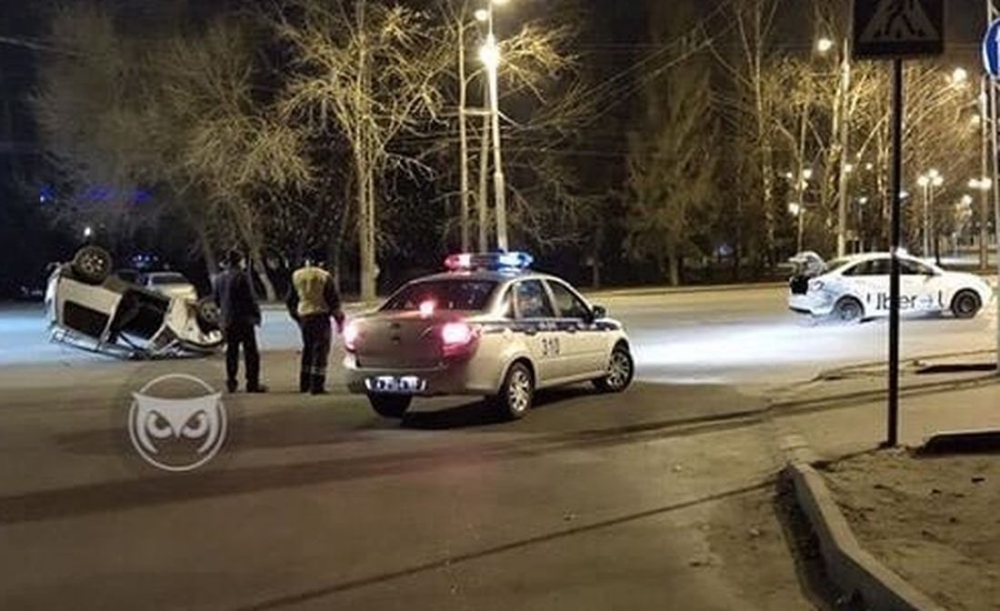Опубликовано видео момента переворота на крышу «Оки» в Пензе